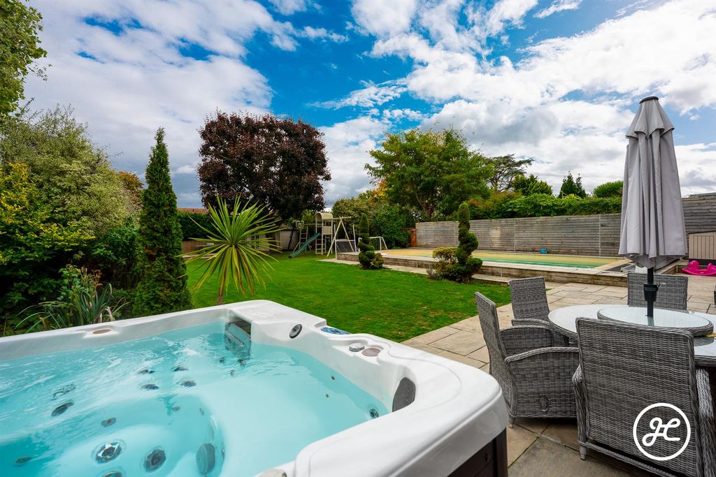Additional image 26 of 6 bed detached house for saleDurleigh Road, Bridgwater TA6