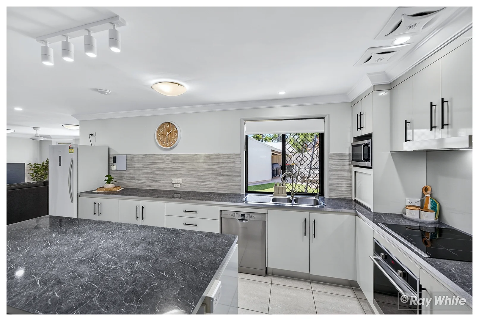 Additional image 5 of 15/249 Mason Street, Koongal QLD 4701
