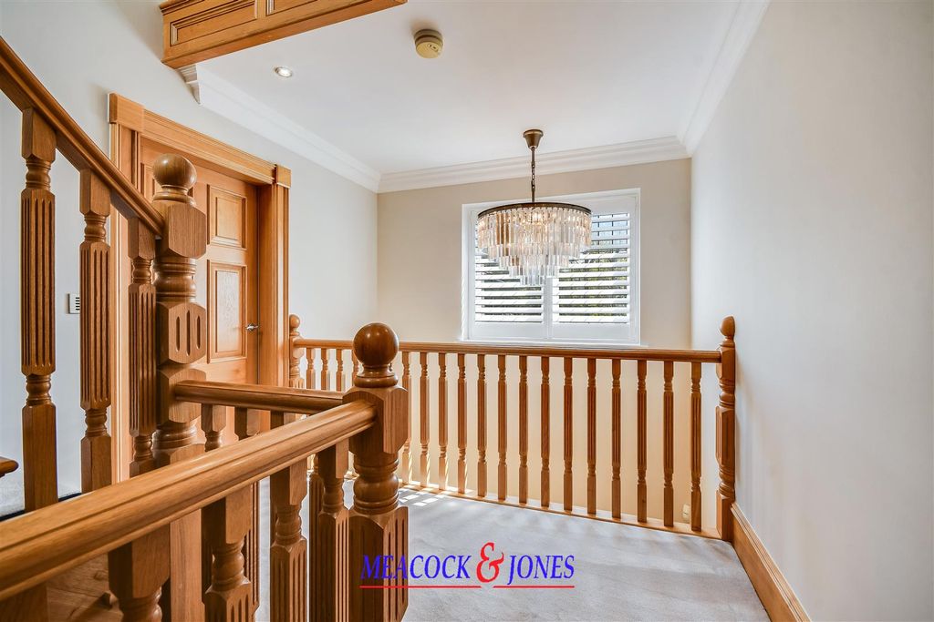 Additional image 21 of 6 bed detached house for saleChallacombe Close, Hutton Mount, Brentwood CM13