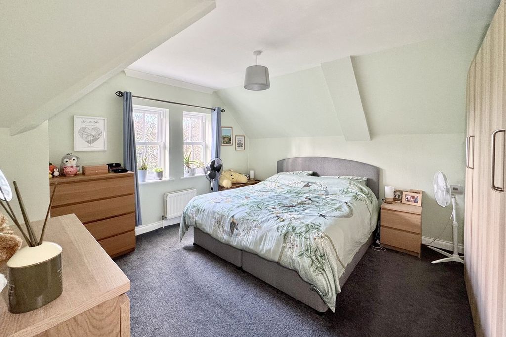 Additional image 10 of 2 bed flat for salePine House, Talbot Avenue, Talbot Woods, Bournemouth BH3
