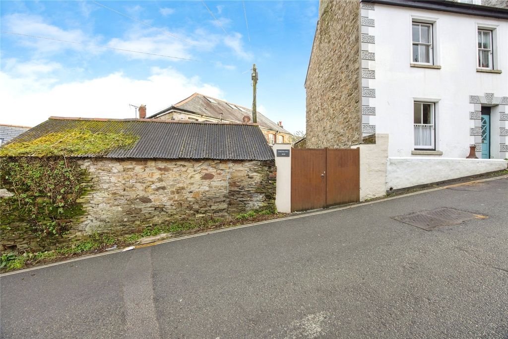 Additional image 5 of 2 bed flat for saleCrinnicks Hill, Bodmin, Cornwall PL31