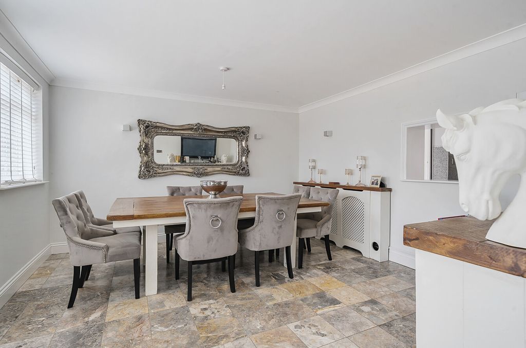 Additional image 10 of 6 bed detached house for saleGoughs Barn Lane, Jealotts Hill, Warfield, Berkshire RG42