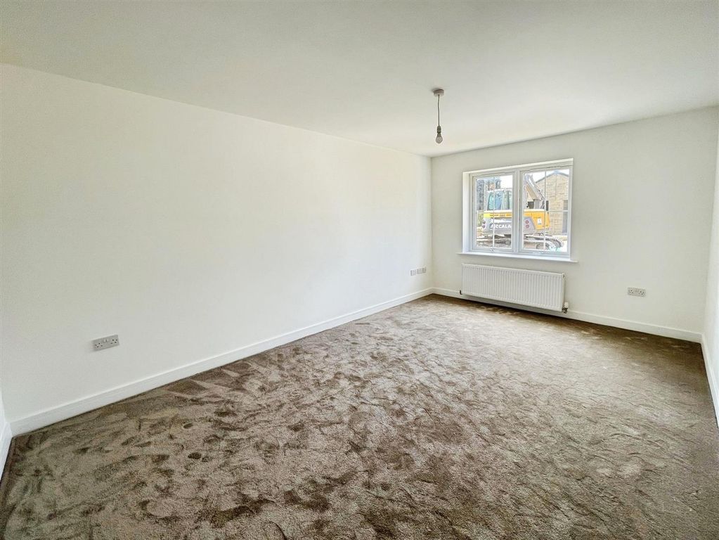 4 bed detached house for saleCongregation Fold, Eccleshill BD2 photo 2