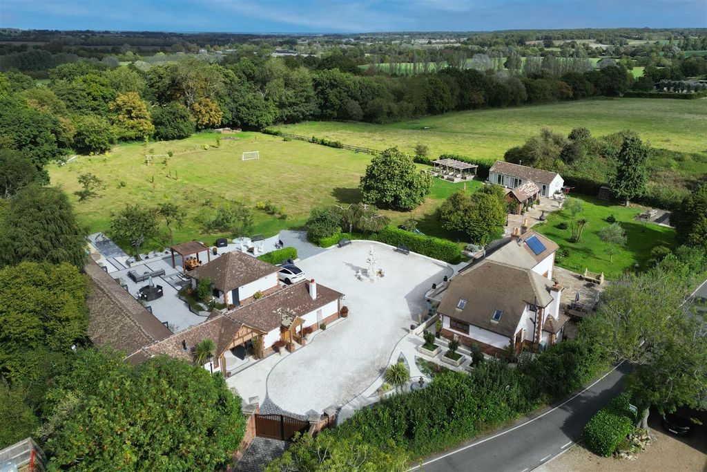 Additional image 5 of 6 bed detached house for saleHay Green Lane, Hook End, Brentwood CM15