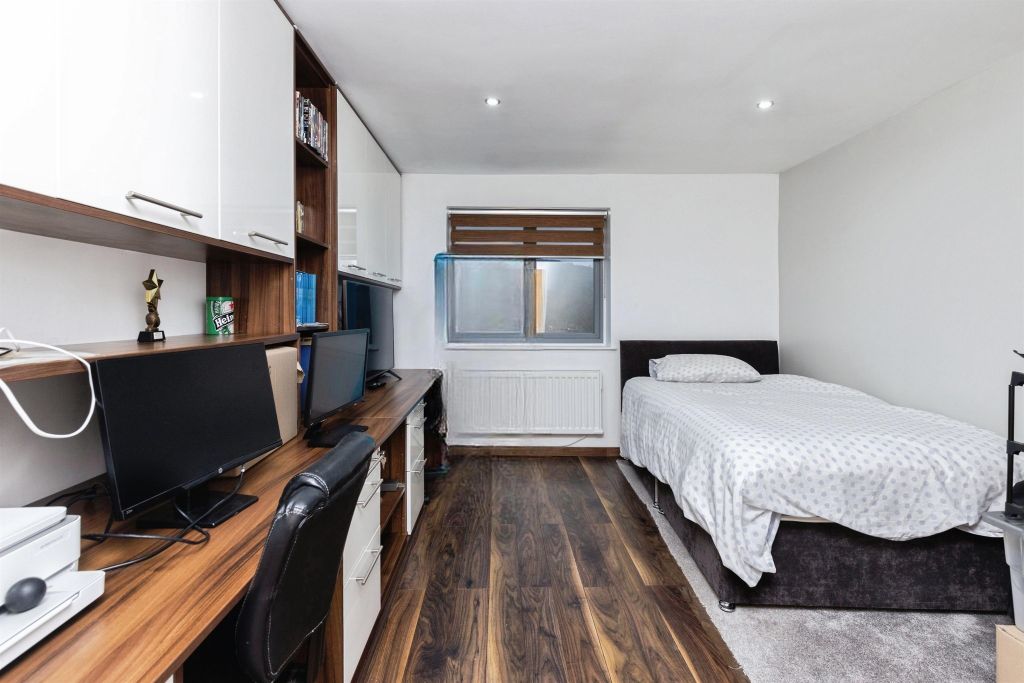 Additional image 15 of 2 bed flat for salePark Road, Elland HX5