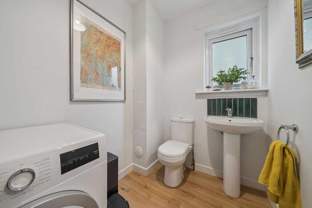 Additional image 17 of 4 bed detached house for sale29 Dalmore Crescent, Helensburgh G84