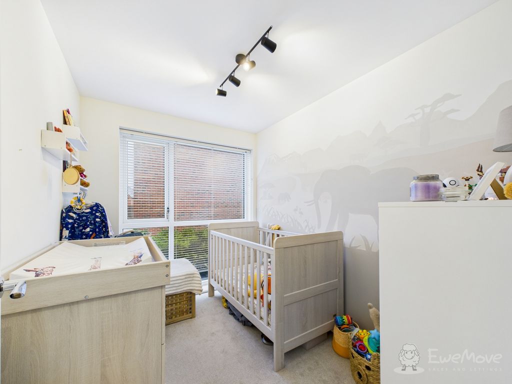 Additional image 5 of 2 bed flat for saleLouisburg Avenue, Bordon, Hampshire GU35