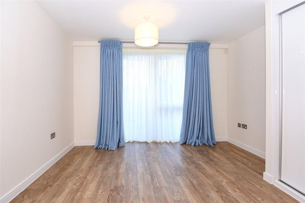 Additional image 11 of 1 bed flat for saleLymington, Hampshire SO41