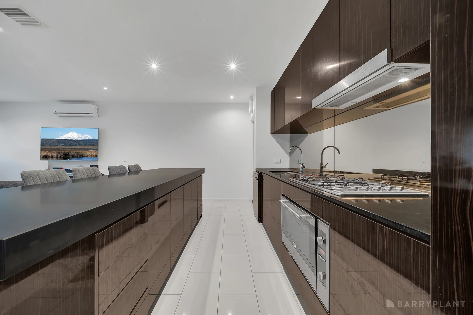16 Binda Avenue, Springvale VIC 3171 photo 4