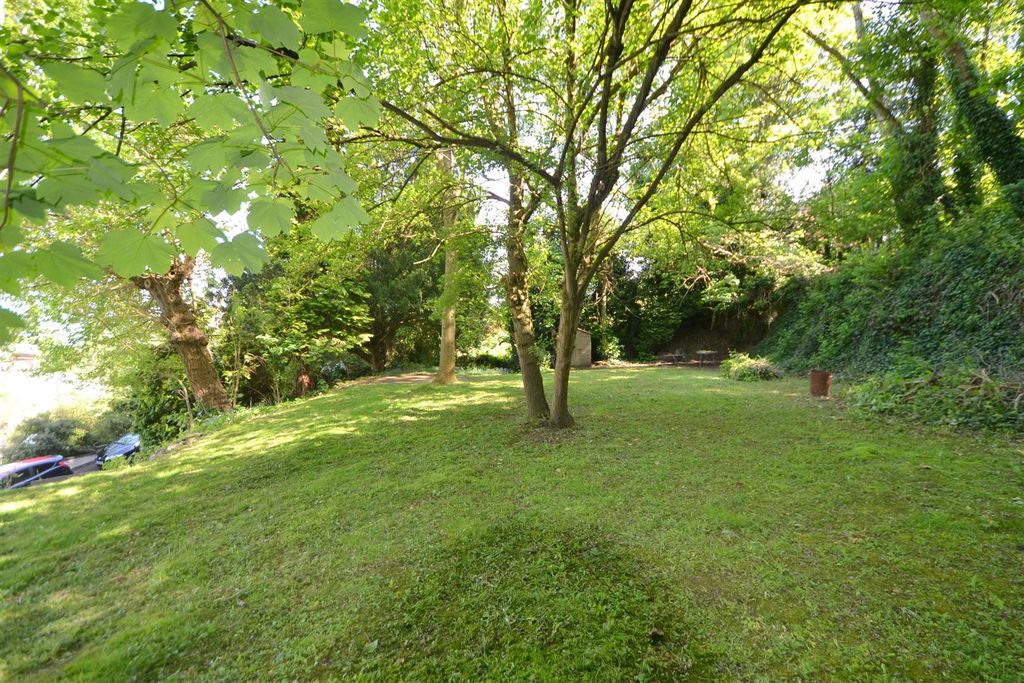 Additional image 2 of 3 bed flat for saleCowleigh Road, Malvern WR14