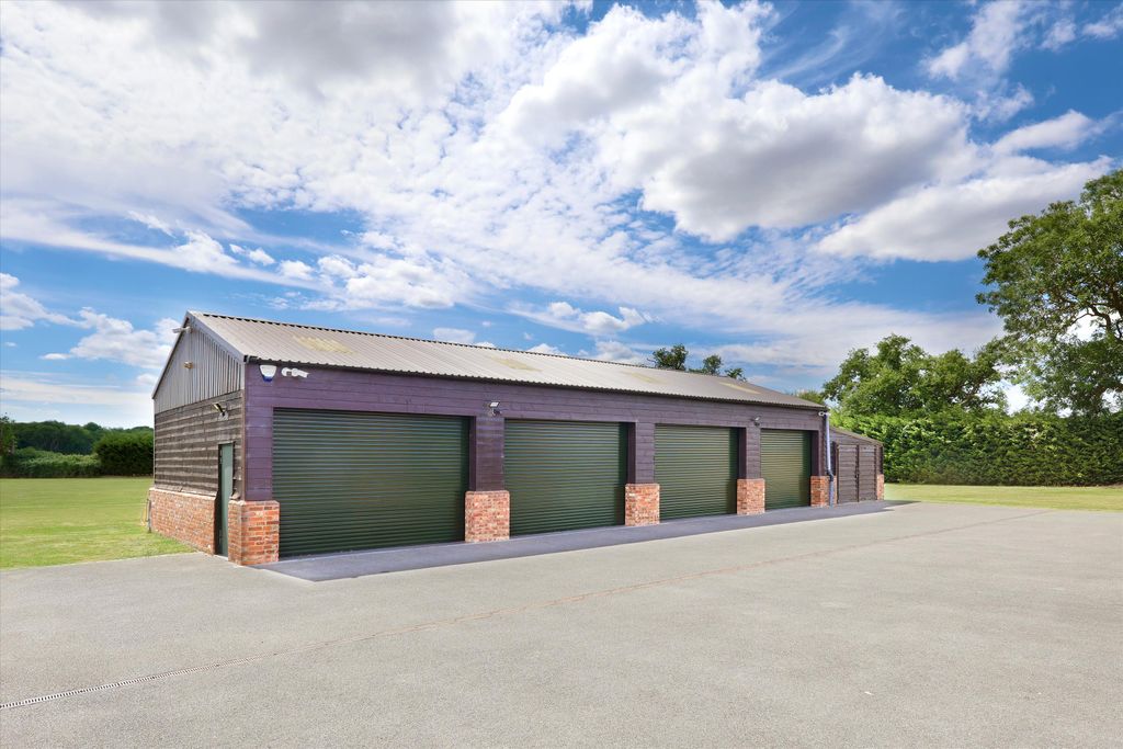 Additional image 4 of 5 bed farmhouse for saleBottle Lane, Warfield, Bracknell, Berkshire RG42