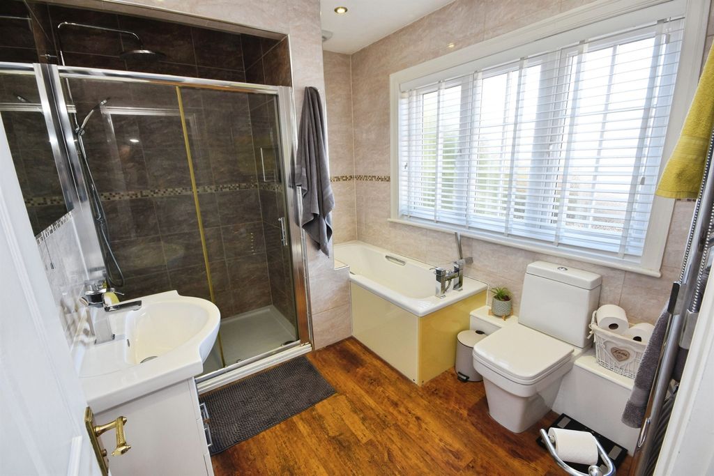 Additional image 20 of 6 bed detached house for saleSt. Peters Close, Braintree CM7