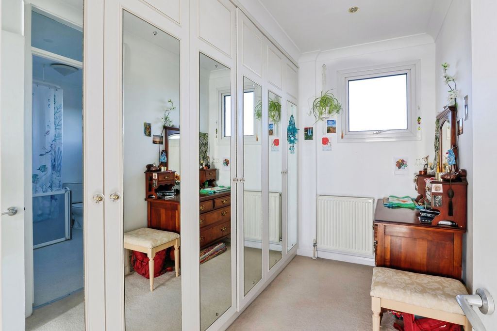 Additional image 12 of 4 bed flat for saleAdmirals Walk, West Cliff Road, Bournemouth, Dorset BH2