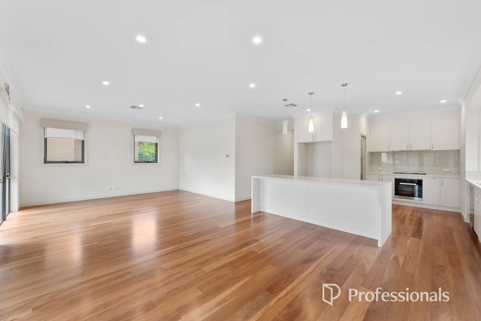 6A Mcleod Place, Mount Waverley VIC 3149 photo 2