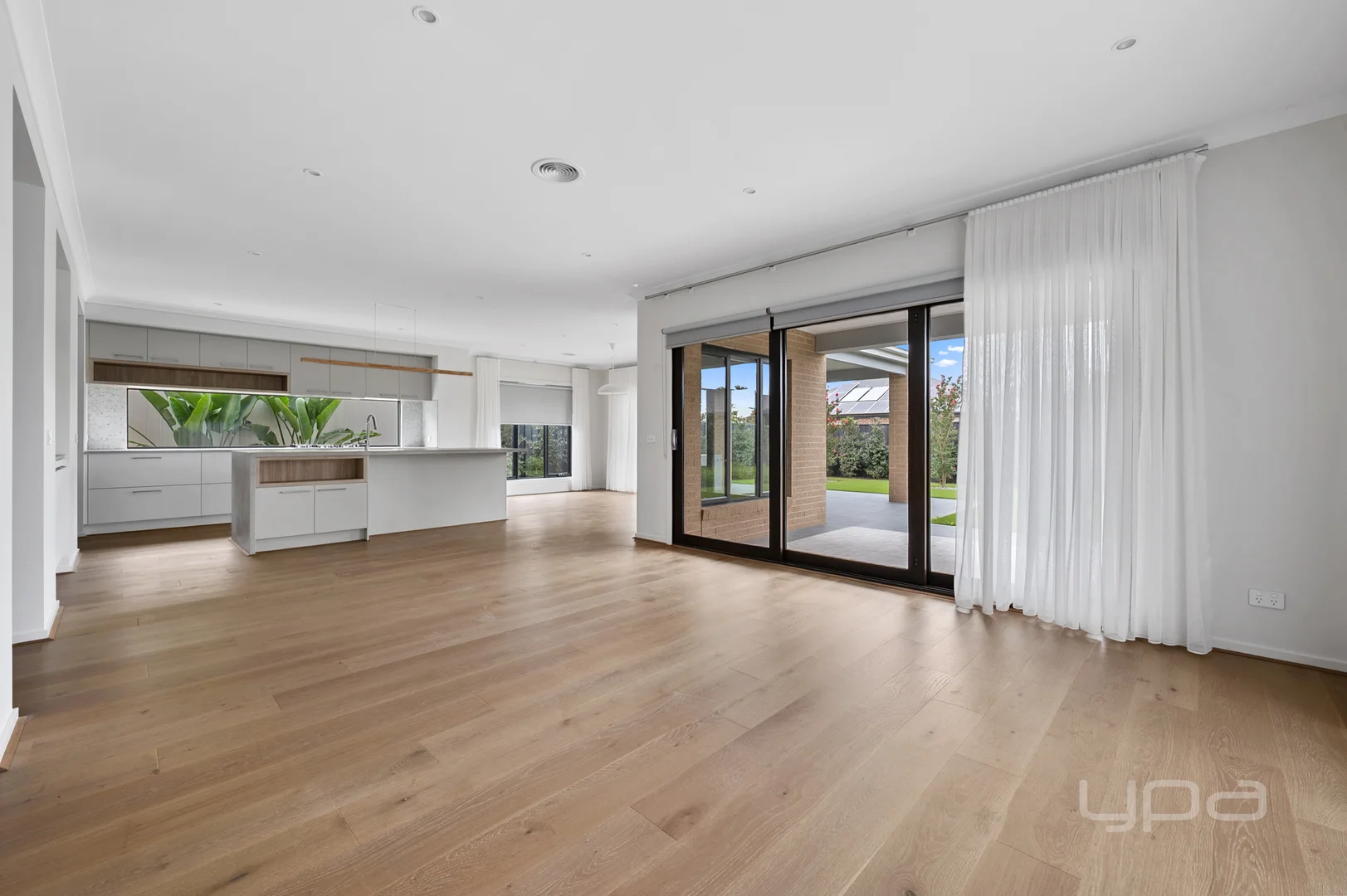 9 Riversdale Boulevard, Weir Views VIC 3338 photo 5