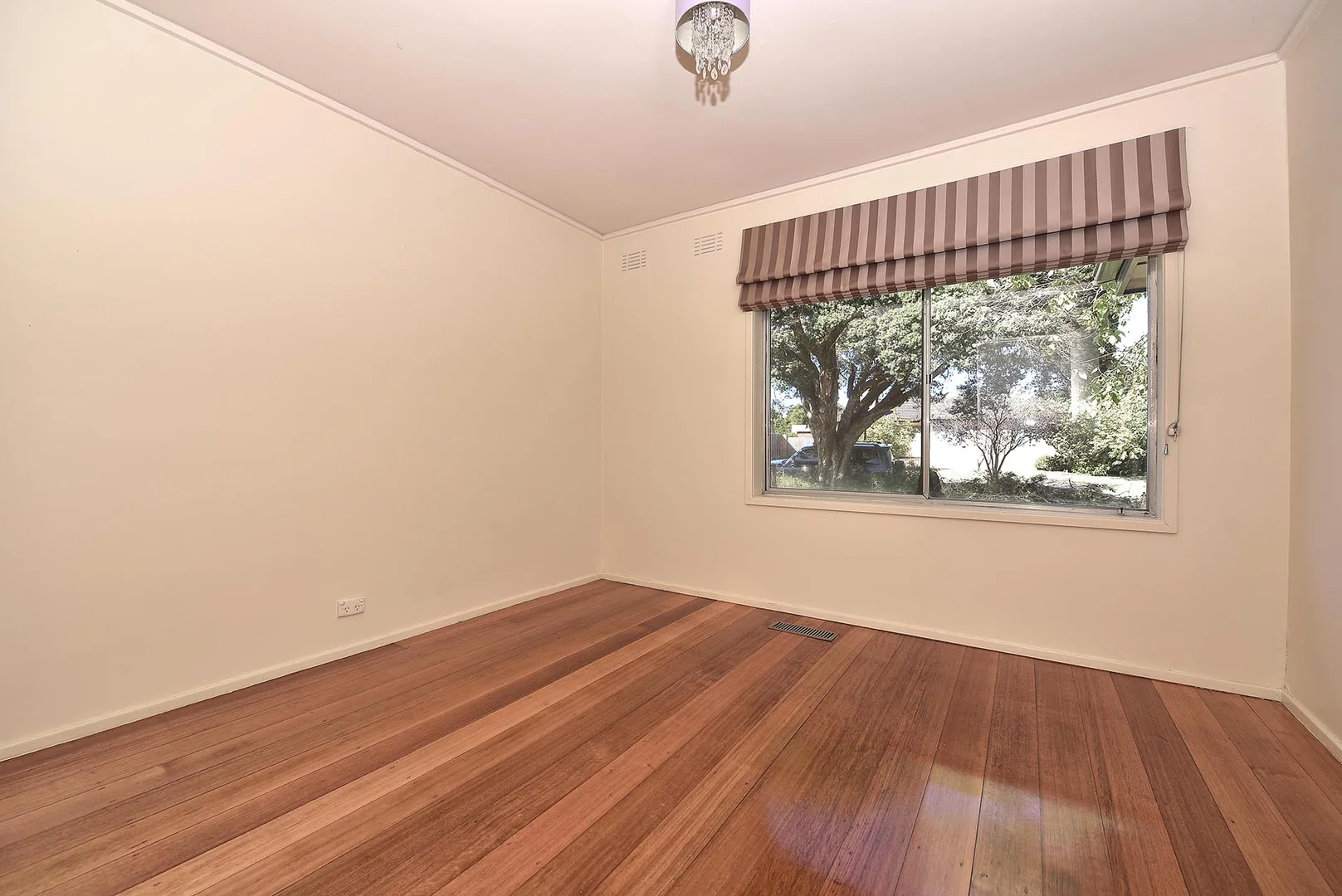 1 Stradbroke Crescent, Mulgrave VIC 3170 photo 4
