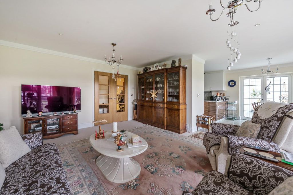 Additional image 12 of 3 bed flat for saleWest Common Road, Hayes, Kent BR2