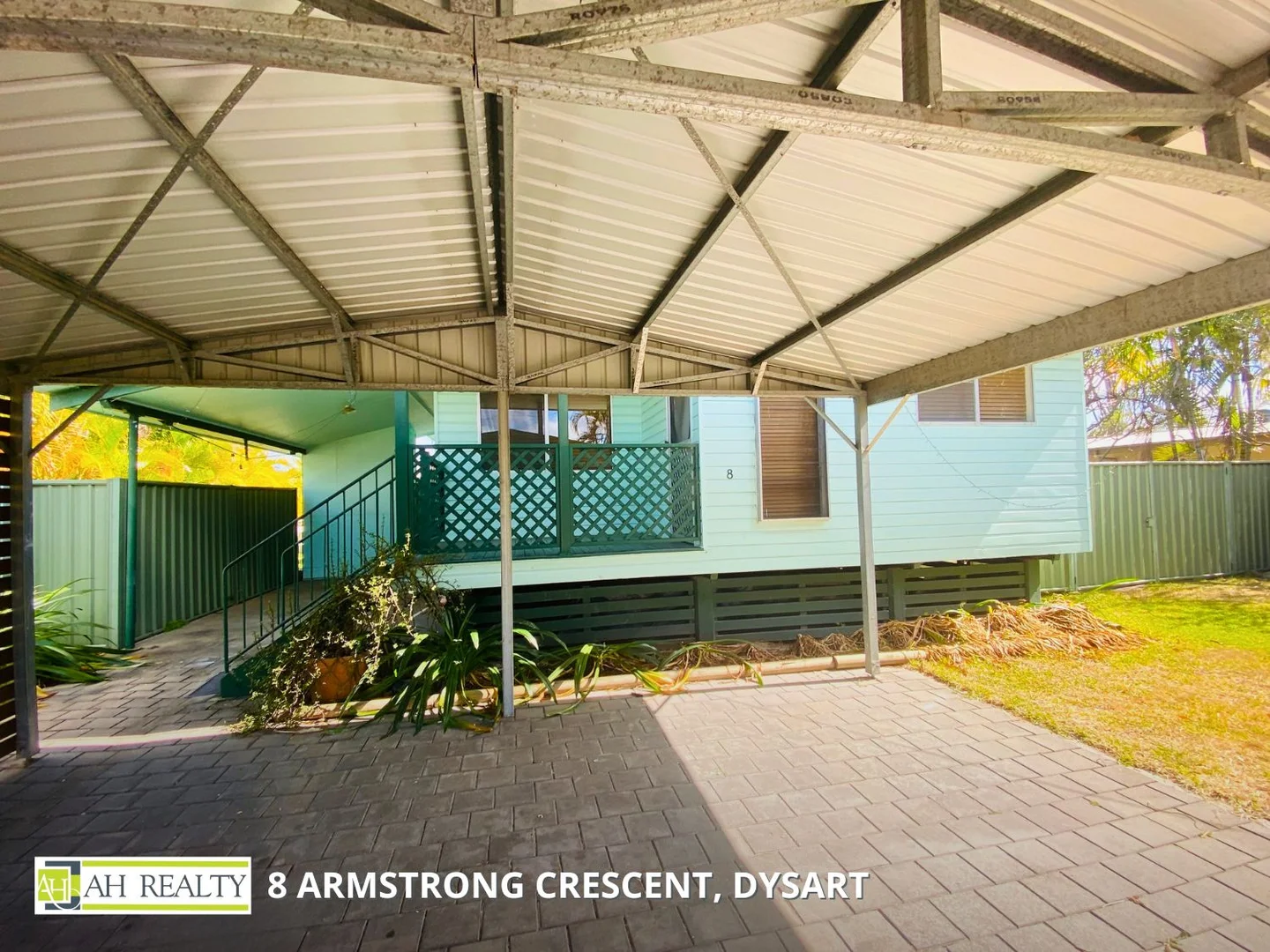 8 Armstrong Crescent, Dysart QLD 4745 photo 2