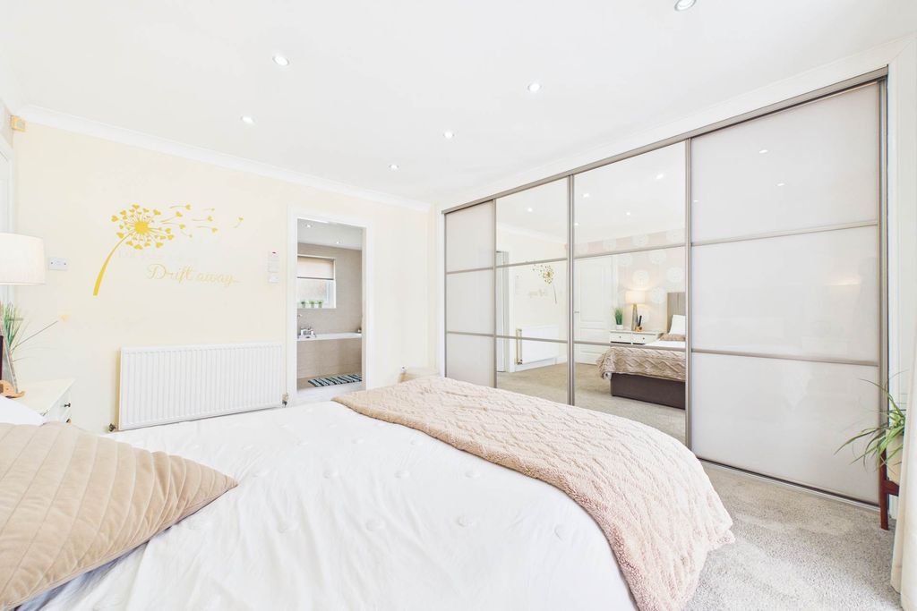 Additional image 17 of 4 bed detached bungalow for saleMorris Crescent, Motherwell ML1