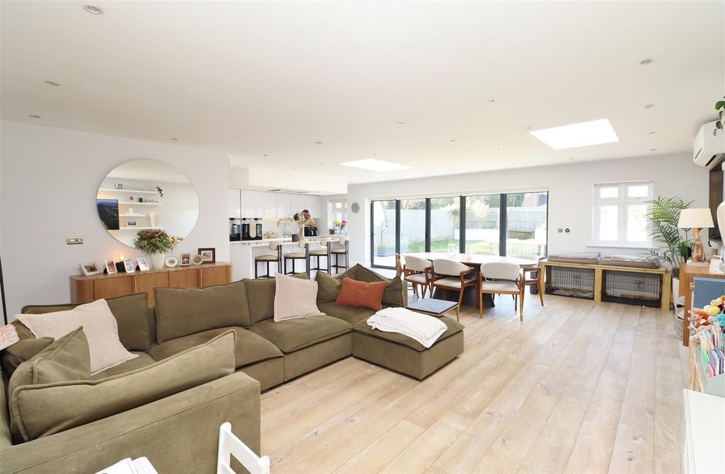 Additional image 3 of 3 bed detached bungalow for saleTheobald Street, Borehamwood WD6