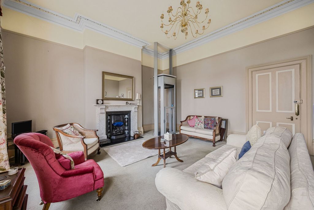 Additional image 5 of 2 bed flat for saleWellington Square, Cheltenham GL50