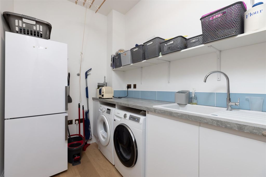 Additional image 16 of 3 bed property for sale14 Old School Apartments, Upper Allan Street, Blairgowrie PH10