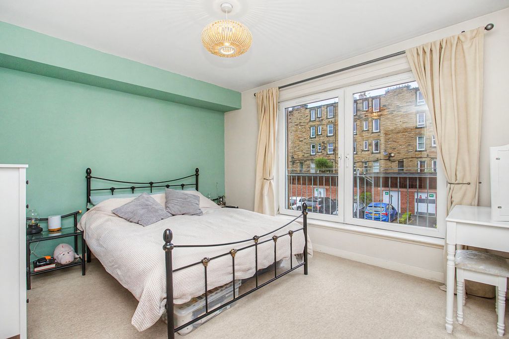 Additional image 7 of 2 bed flat for sale2/6 Albion Gardens, Leith, Edinburgh EH7