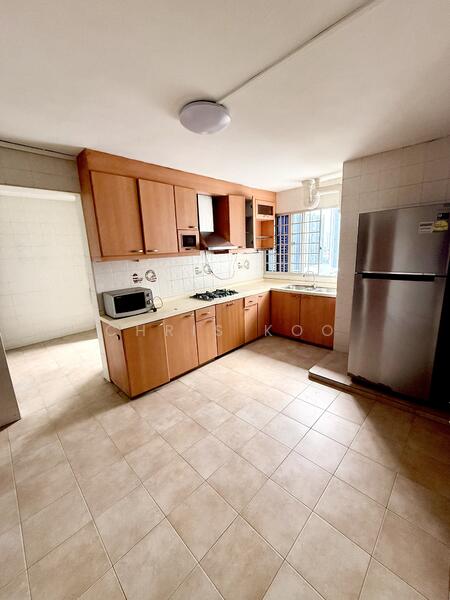 413 Pandan Gardens photo 5