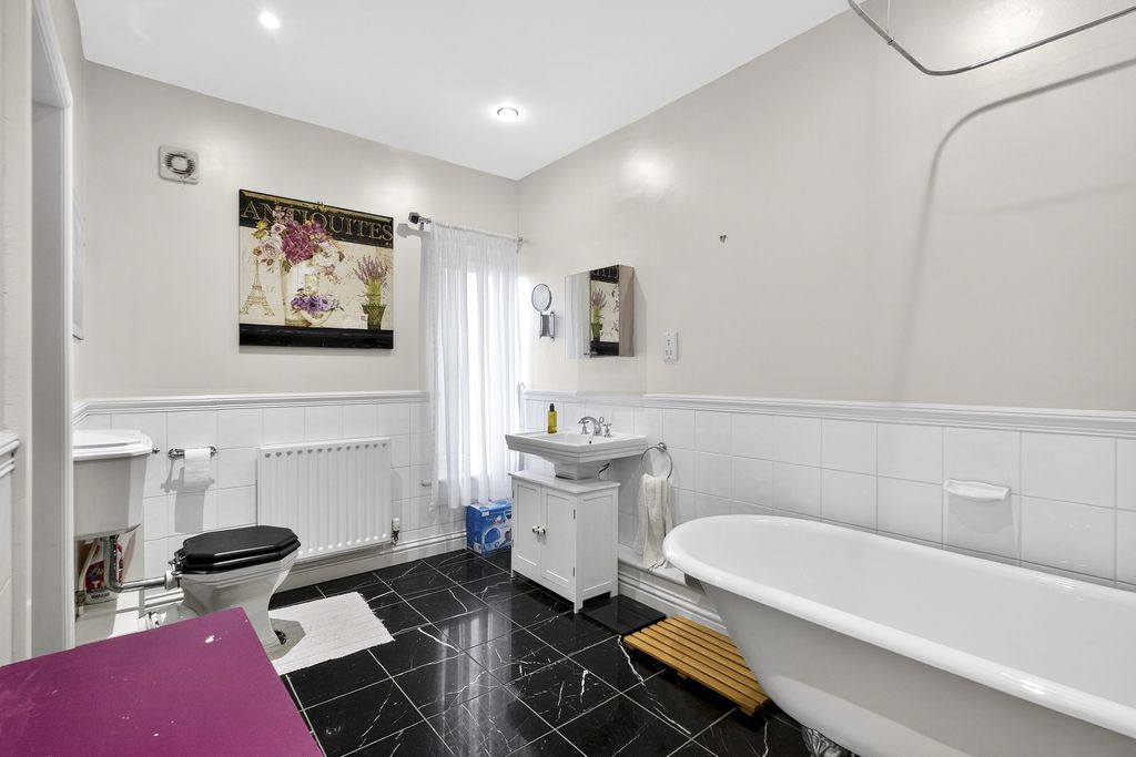Additional image 12 of 6 bed detached house for saleMain Street, Brampton CA8