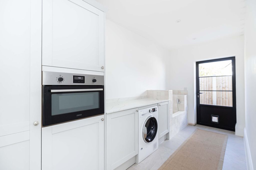 Additional image 12 of 5 bed detached house for saleBeacon Road, Broadstone BH18