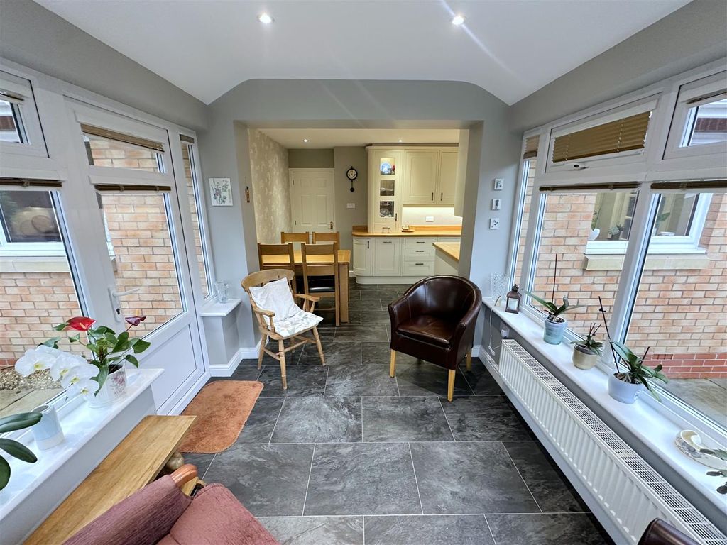 Additional image 7 of 3 bed detached bungalow for saleHoward Gardens, Brampton CA8