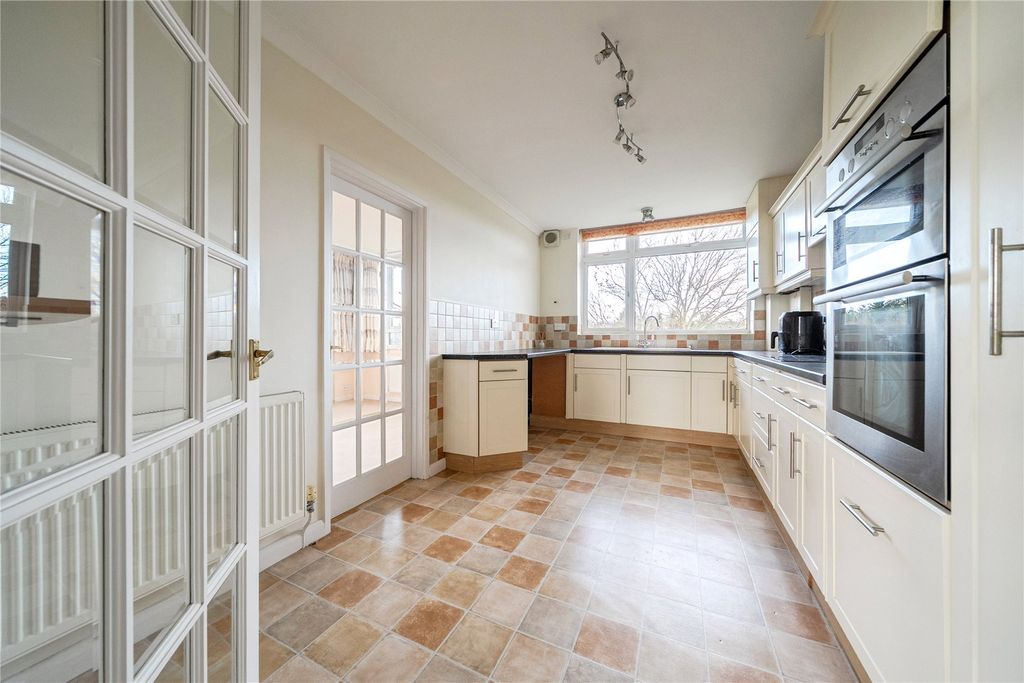Additional image 2 of 3 bed flat for saleHawthorne Road, Bickley BR1