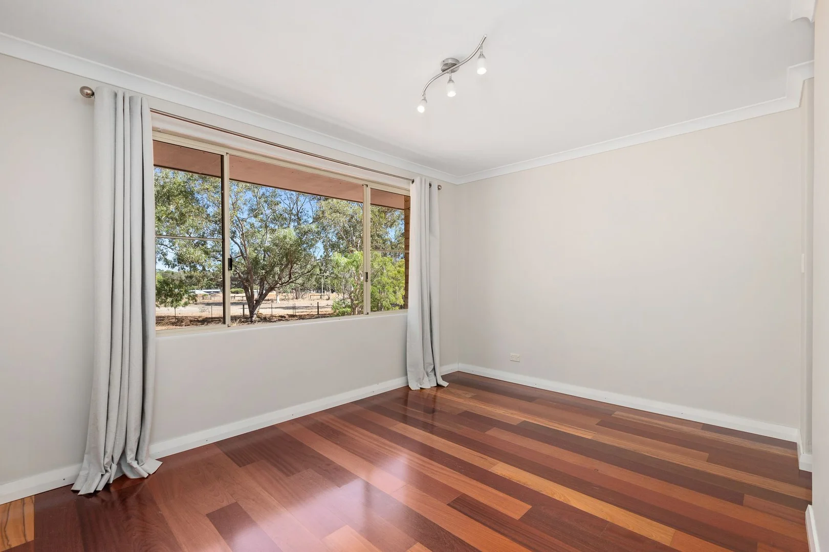 Additional image 15 of 10 College Court, Serpentine WA 6125