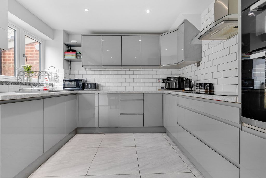 Additional image 8 of 4 bed semi-detached house for saleBarsham Drive, Brierley Hill DY5