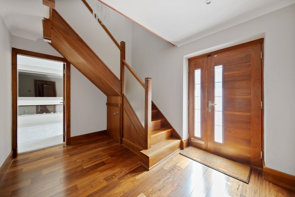 Additional image 10 of 5 bed detached house for saleWoodlands Close, Apperley Bridge, West Yorkshire BD10