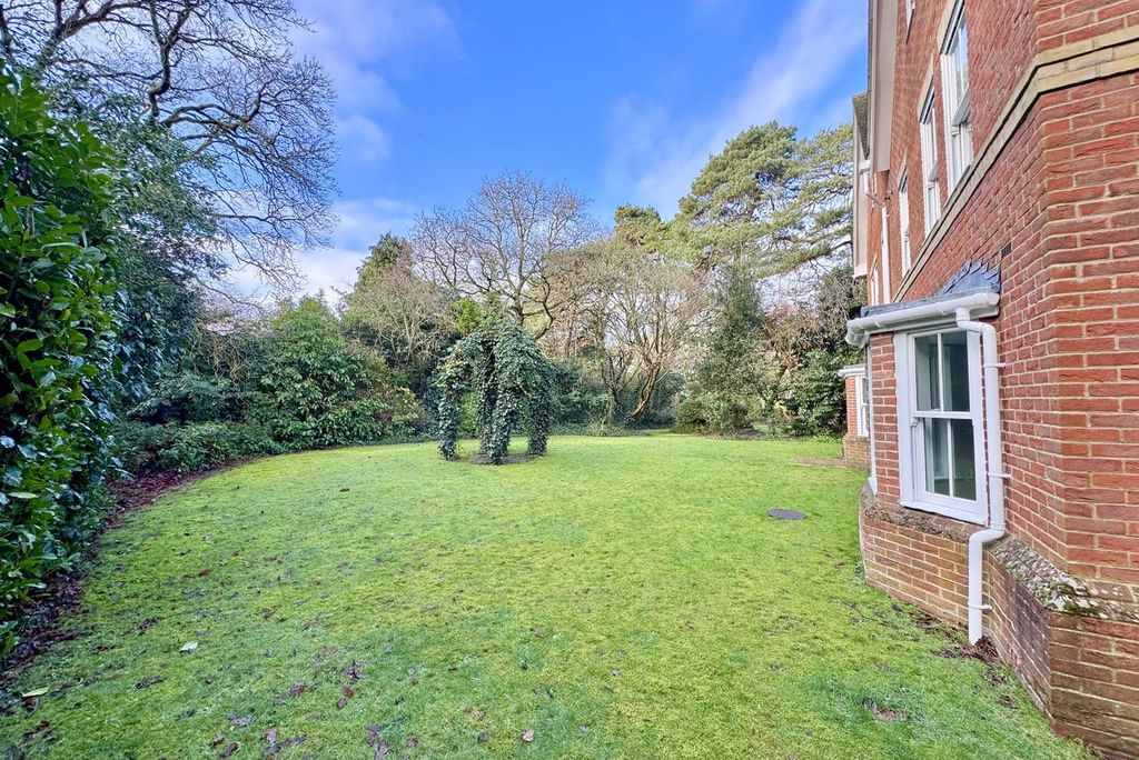 Additional image 3 of 2 bed flat for salePine House, Talbot Avenue, Talbot Woods, Bournemouth BH3