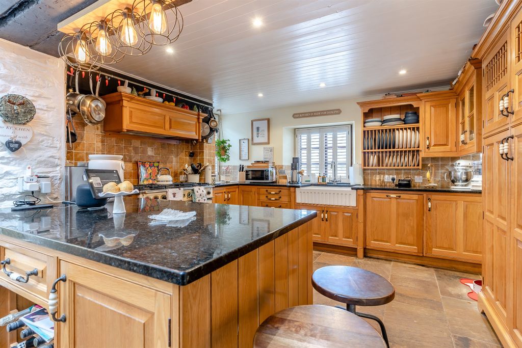 Additional image 7 of 5 bed detached house for saleCaerphilly, Caerphilly CF83