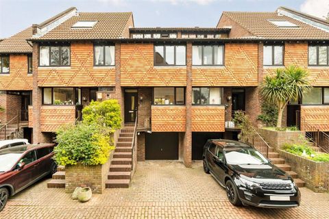Mallard Place, Strawberry Hill TW1