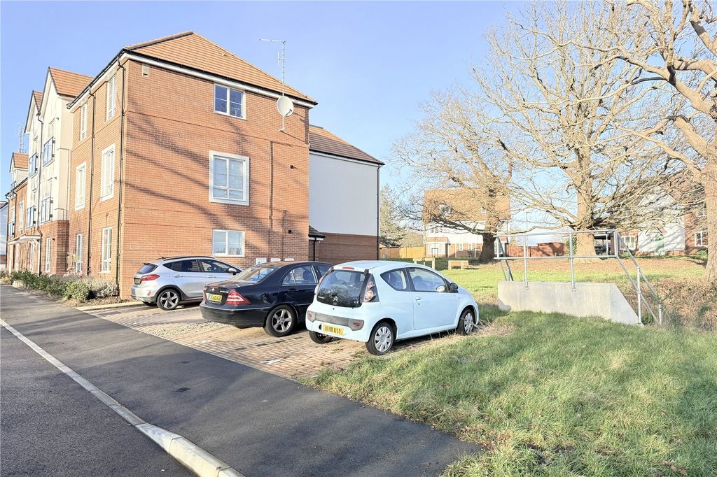 Additional image 14 of 2 bed flat for saleHotham Drive, Binfield, Bracknell RG42