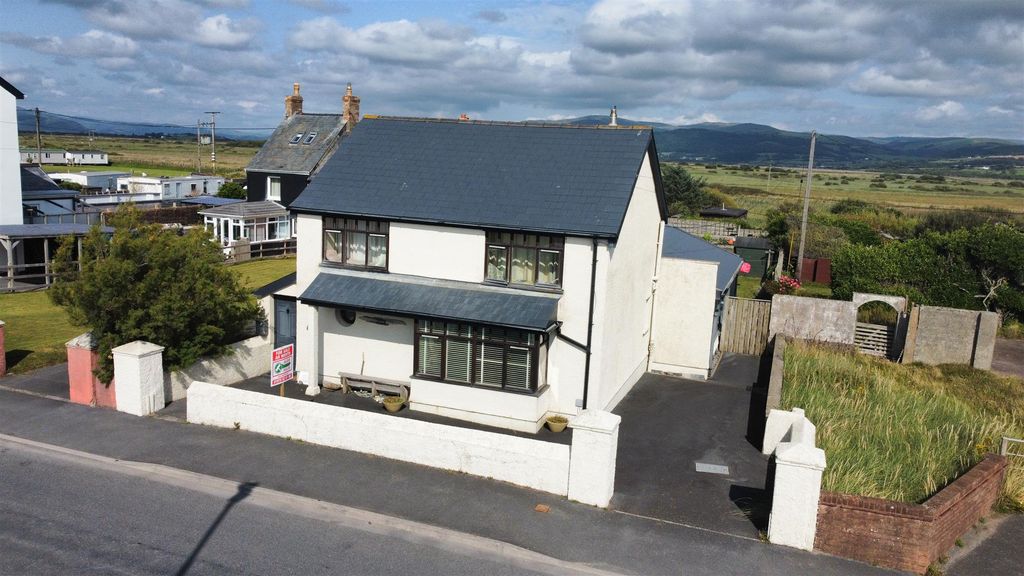 Additional image 2 of 4 bed detached house for saleBorth SY24