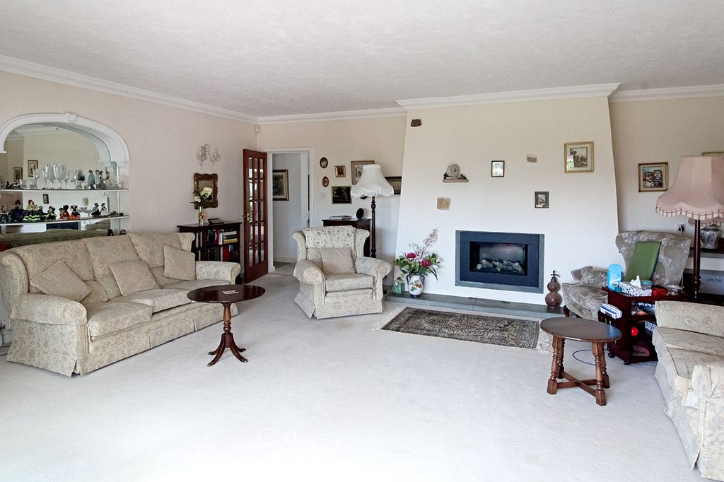 Additional image 14 of 4 bed detached house for saleThe Drive, Craigweil Private Estate, Aldwick, West Sussex PO21