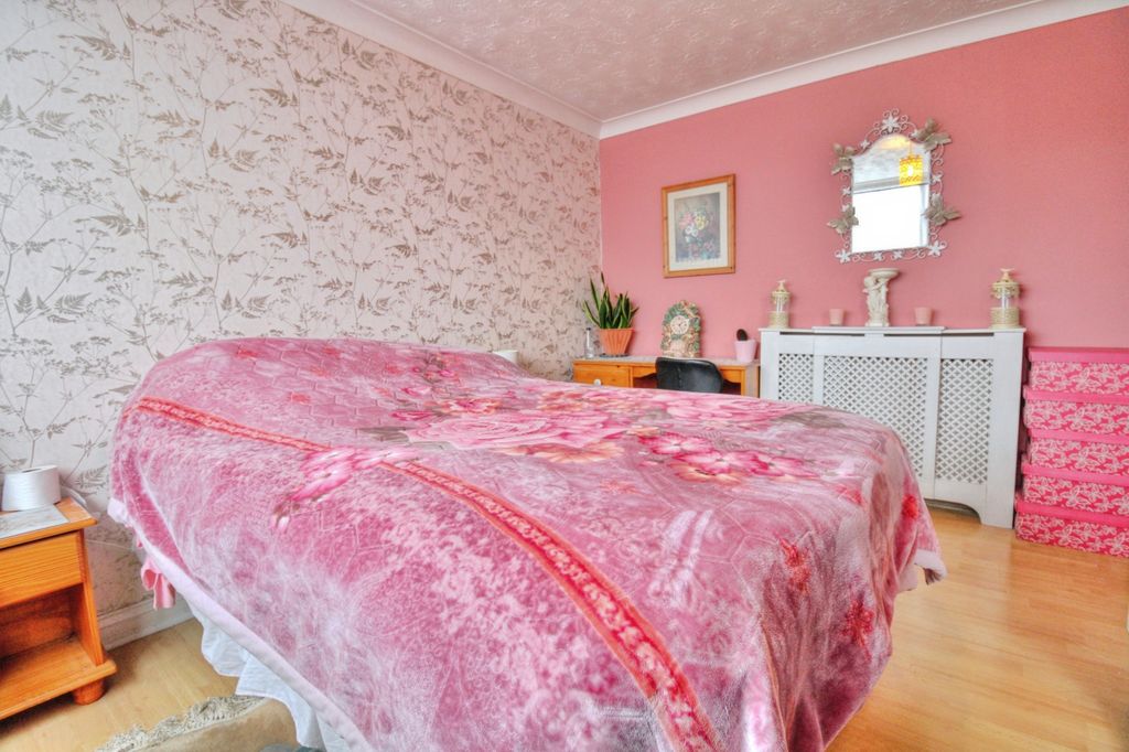 Additional image 10 of 3 bed semi-detached house for saleChurchill Way, Brackley NN13