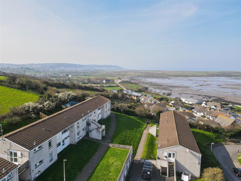 Additional image 2 of 2 bed flat for saleThe Mount, Appledore EX39
