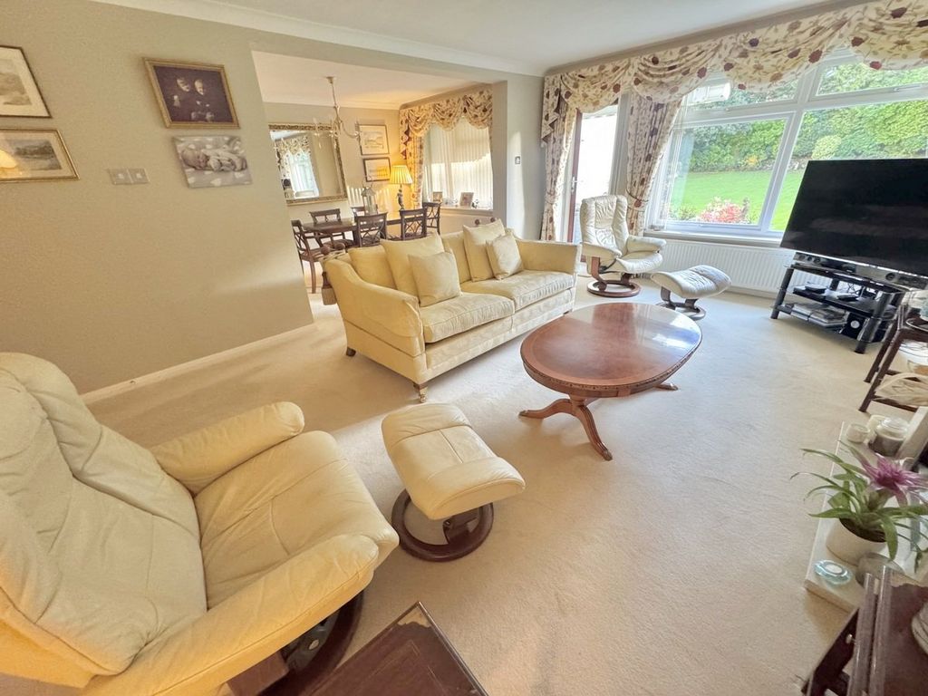 Additional image 8 of 3 bed flat for saleMartello Road South, Canford Cliffs, Poole BH13