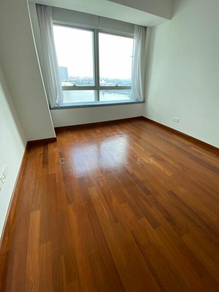 2 Marina Boulevard photo 5