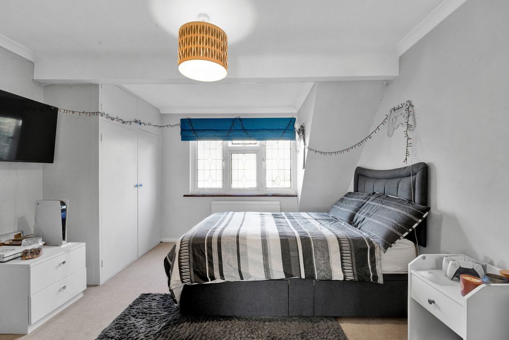 Additional image 20 of 5 bed detached house for saleThe Close, Bourne End SL8