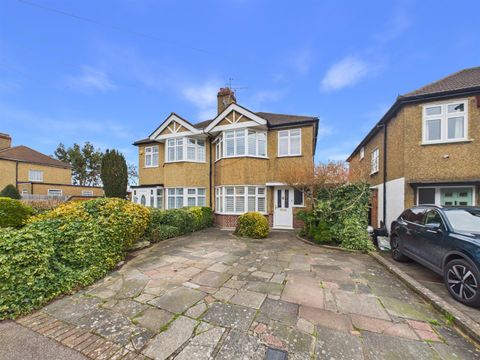 Mount Park Road, Pinner HA5