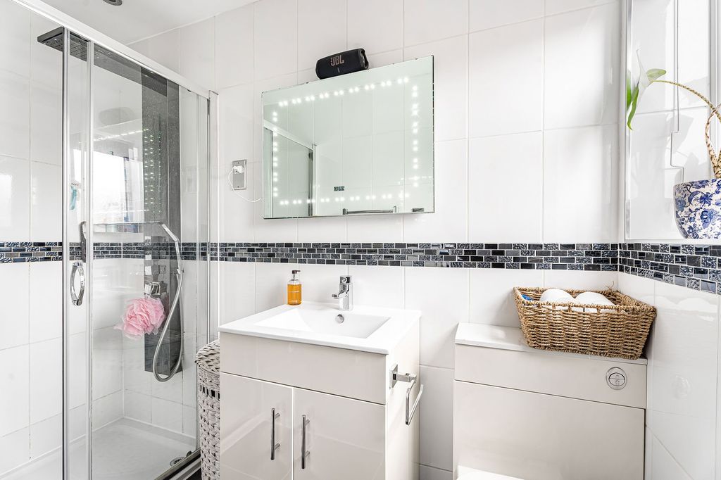 Additional image 9 of 5 bed detached house for saleHolly Close, Brackley NN13