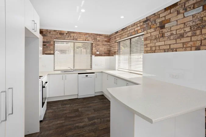 5 Shirley Close, Narraweena NSW 2099 photo 2