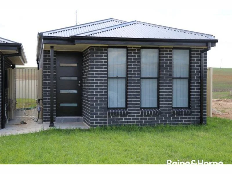 80a Emerald Drive, Kelso NSW 2795